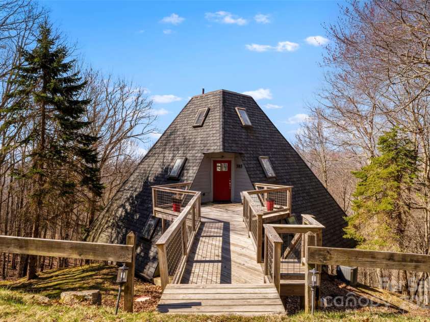 585 Granny Lewis Lane, Mars Hill, NC 28754.  MLS# CAR4241096, YatesRealty ID 4127. 