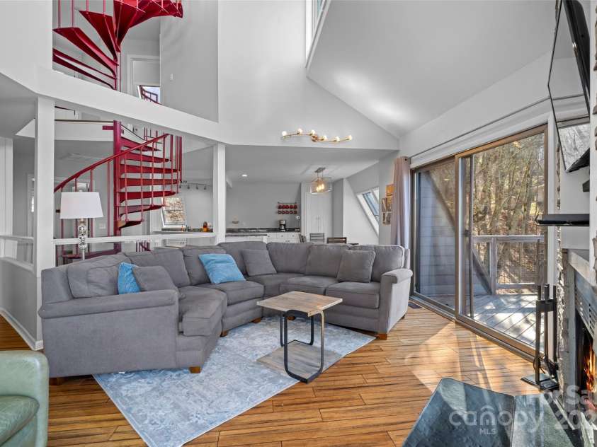 585 Granny Lewis Lane, Mars Hill, NC 28754.  MLS# CAR4241096, YatesRealty ID 4127. 