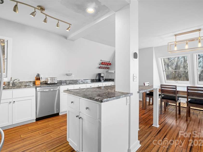 585 Granny Lewis Lane, Mars Hill, NC 28754.  MLS# CAR4241096, YatesRealty ID 4127. 