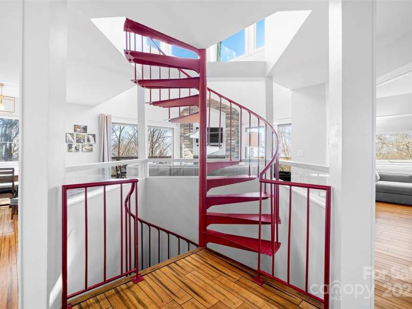 585 Granny Lewis Lane, Mars Hill, NC 28754.  MLS# CAR4241096, YatesRealty ID 4127. 