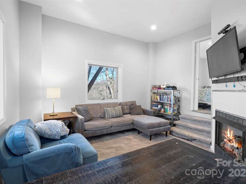 585 Granny Lewis Lane, Mars Hill, NC 28754.  MLS# CAR4241096, YatesRealty ID 4127. 