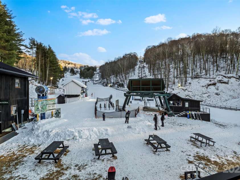 585 Granny Lewis Lane, Mars Hill, NC 28754.  MLS# CAR4241096, YatesRealty ID 4127. Ski Slopes