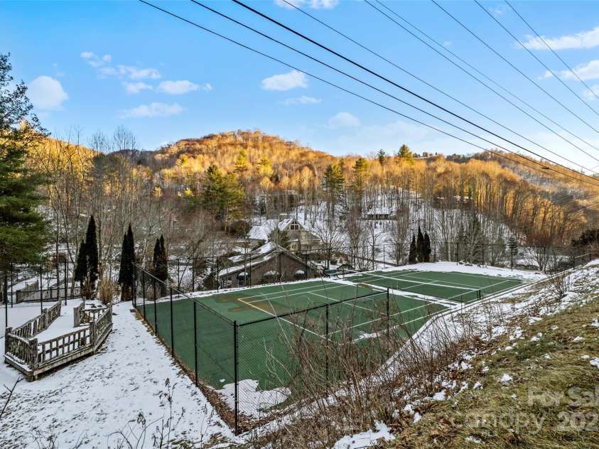 585 Granny Lewis Lane, Mars Hill, NC 28754.  MLS# CAR4241096, YatesRealty ID 4127. Tennis Courts