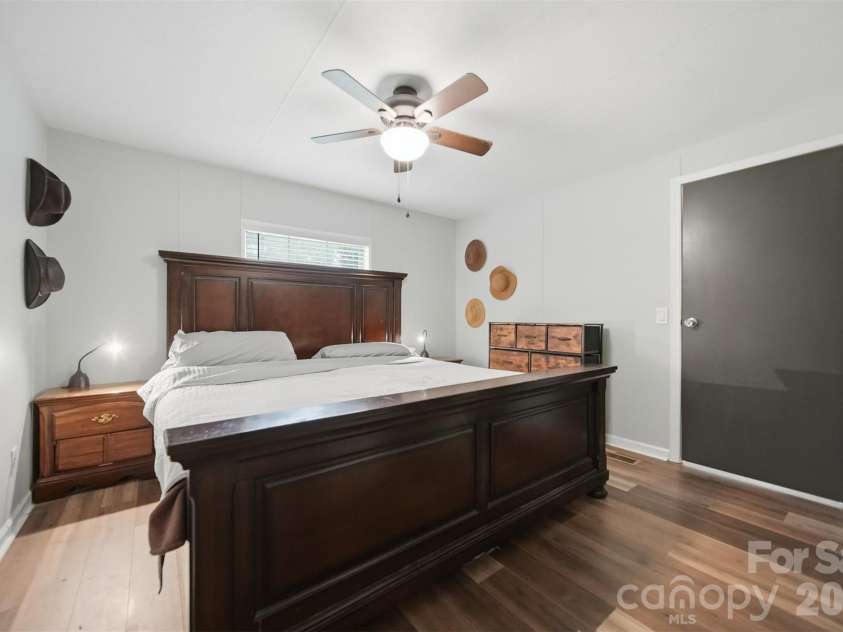 2932 Loop Road, Lincolnton, NC 28092.  MLS# CAR4407689, YatesRealty ID 41270. 