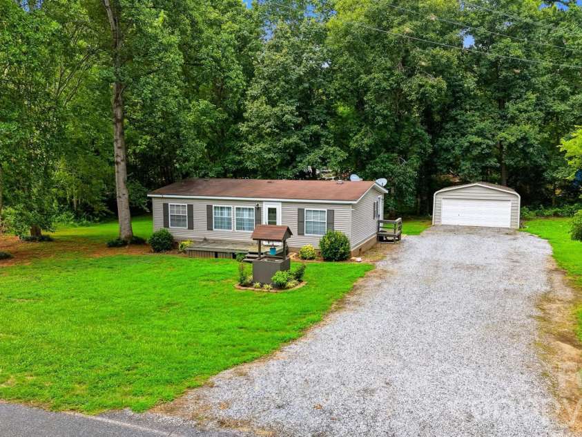 2932 Loop Road, Lincolnton, NC 28092.  MLS# CAR4407689, YatesRealty ID 41270. 