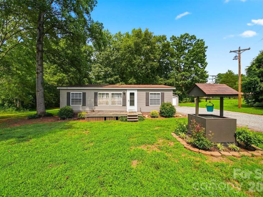 2932 Loop Road, Lincolnton, NC 28092.  MLS# CAR4407689, YatesRealty ID 41270. 