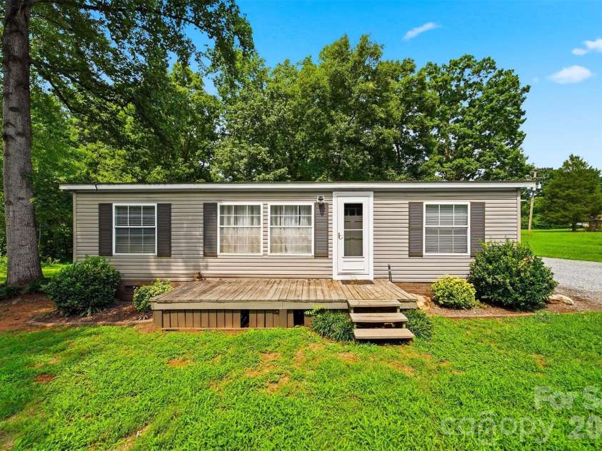2932 Loop Road, Lincolnton, NC 28092.  MLS# CAR4407689, YatesRealty ID 41270. 