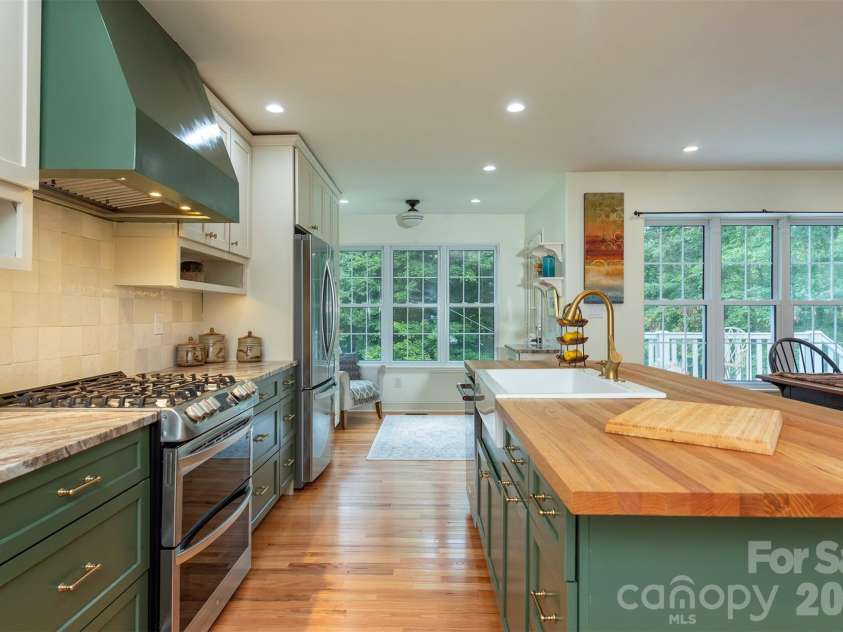 90 Pine Forest Drive, Weaverville, NC 28787.  MLS# CAR4407692, YatesRealty ID 41271. 