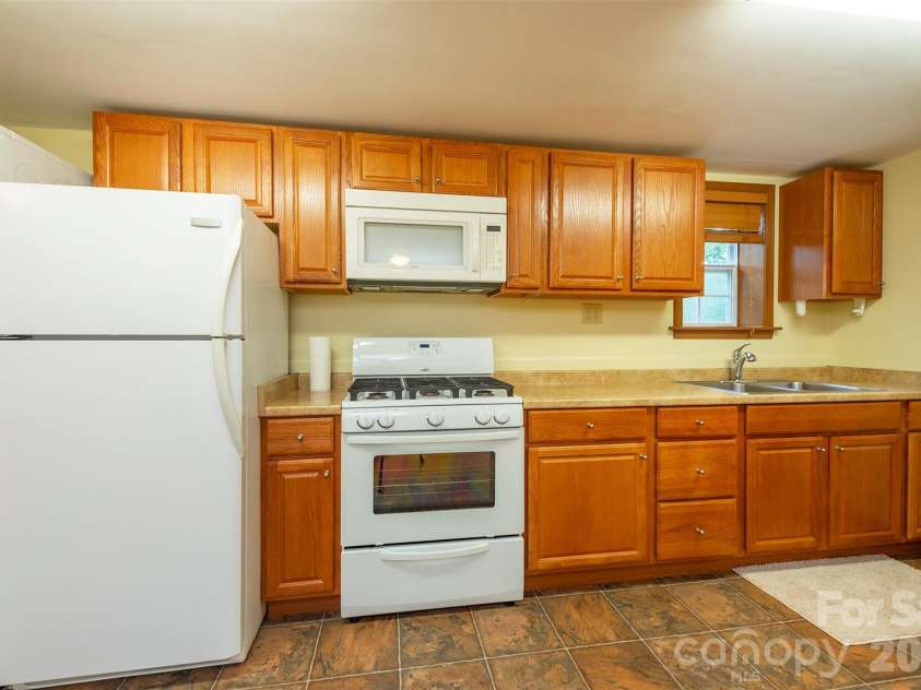 90 Pine Forest Drive, Weaverville, NC 28787.  MLS# CAR4407692, YatesRealty ID 41271. 