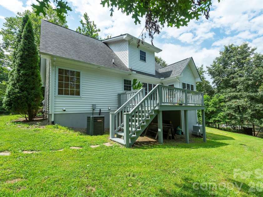 90 Pine Forest Drive, Weaverville, NC 28787.  MLS# CAR4407692, YatesRealty ID 41271. 