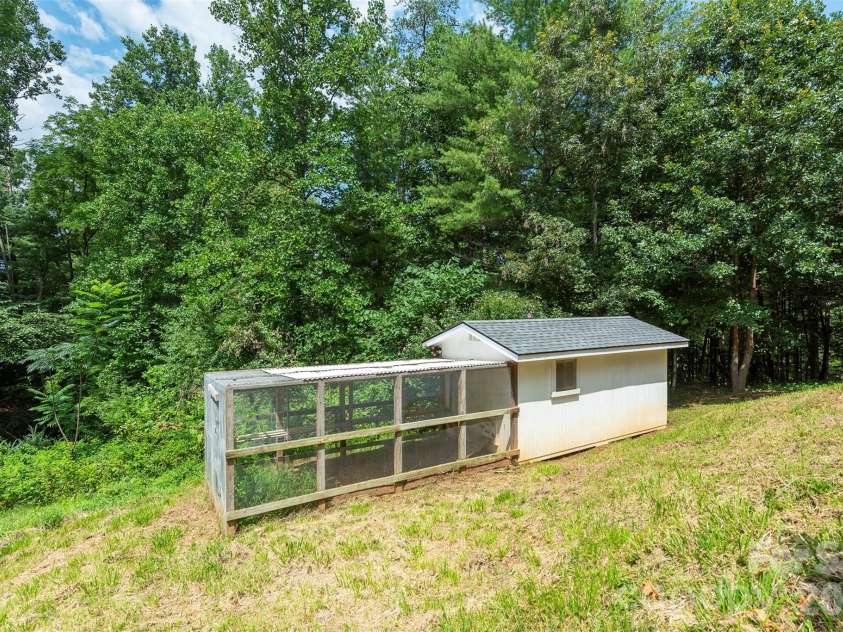 90 Pine Forest Drive, Weaverville, NC 28787.  MLS# CAR4407692, YatesRealty ID 41271. A well built chicken coop