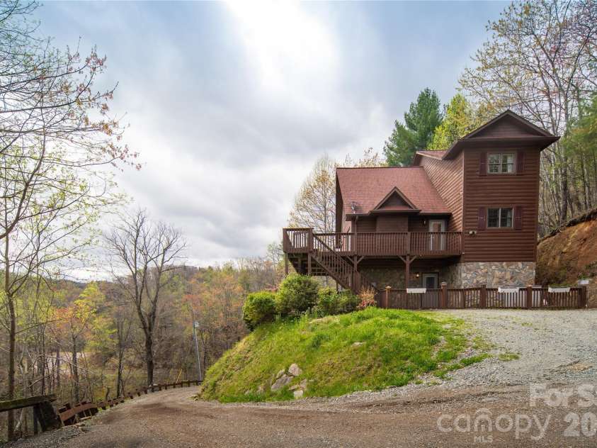 6006 Waterfalls Road, Lenoir, NC 28645.  MLS# CAR4403385, YatesRealty ID 41272. 