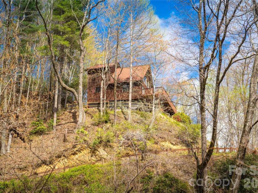 6006 Waterfalls Road, Lenoir, NC 28645.  MLS# CAR4403385, YatesRealty ID 41272. 