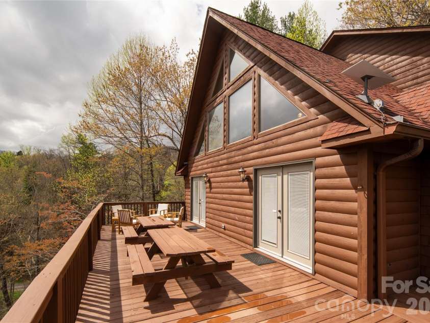 6006 Waterfalls Road, Lenoir, NC 28645.  MLS# CAR4403385, YatesRealty ID 41272. 