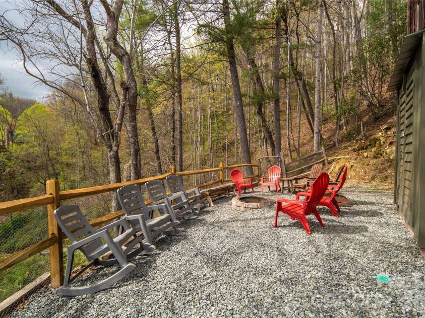 6006 Waterfalls Road, Lenoir, NC 28645.  MLS# CAR4403385, YatesRealty ID 41272. 