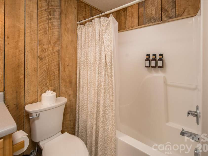 6006 Waterfalls Road, Lenoir, NC 28645.  MLS# CAR4403385, YatesRealty ID 41272. 