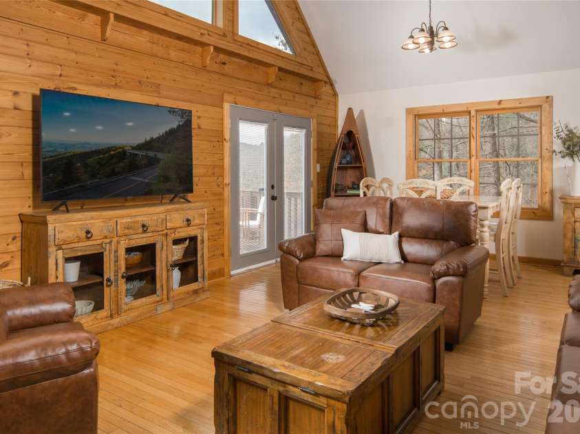 6006 Waterfalls Road, Lenoir, NC 28645.  MLS# CAR4403385, YatesRealty ID 41272. 