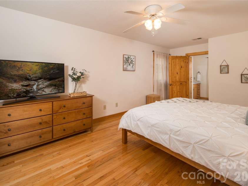 6006 Waterfalls Road, Lenoir, NC 28645.  MLS# CAR4403385, YatesRealty ID 41272. 