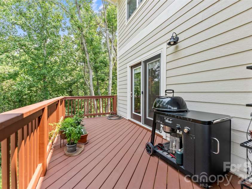 89 Greenwood Fields Drive, Asheville, NC 28804.  MLS# CAR4409418, YatesRealty ID 41274. 