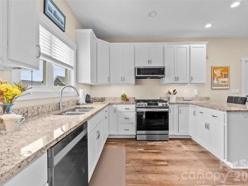 89 Greenwood Fields Drive, Asheville, NC 28804.  MLS# CAR4409418, YatesRealty ID 41274. 