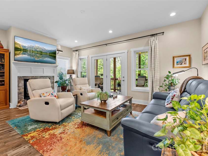 89 Greenwood Fields Drive, Asheville, NC 28804.  MLS# CAR4409418, YatesRealty ID 41274. 