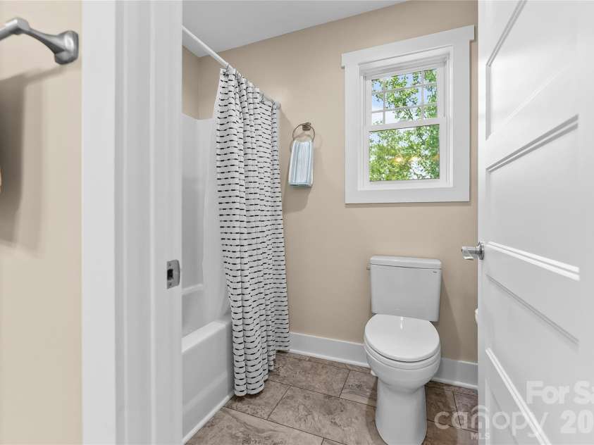 89 Greenwood Fields Drive, Asheville, NC 28804.  MLS# CAR4409418, YatesRealty ID 41274. 