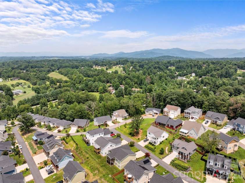 89 Greenwood Fields Drive, Asheville, NC 28804.  MLS# CAR4409418, YatesRealty ID 41274. 