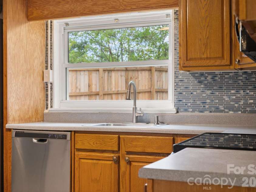 236 Governors View Road, Asheville, NC 28805.  MLS# CAR4409407, YatesRealty ID 41275. 