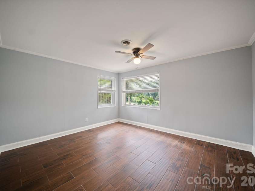 236 Governors View Road, Asheville, NC 28805.  MLS# CAR4409407, YatesRealty ID 41275. 