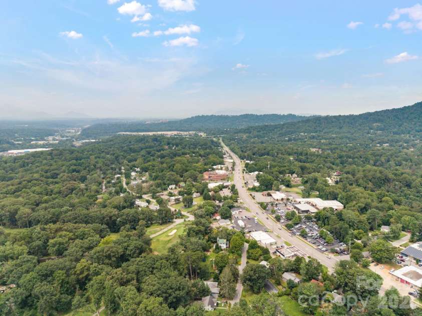 236 Governors View Road, Asheville, NC 28805.  MLS# CAR4409407, YatesRealty ID 41275. 