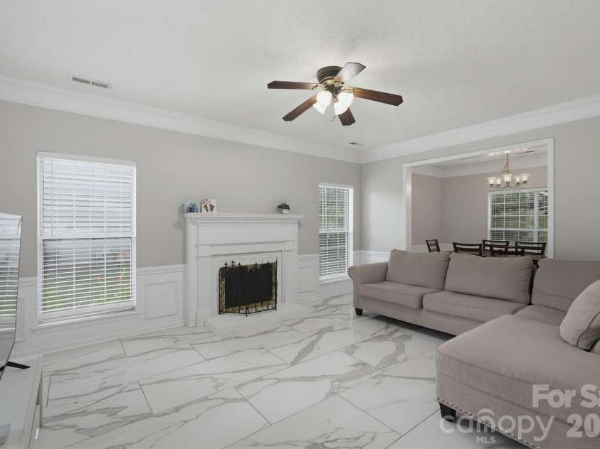 6813 Neuhoff Lane, Charlotte, NC 28269.  MLS# CAR4400846, YatesRealty ID 41276. 
