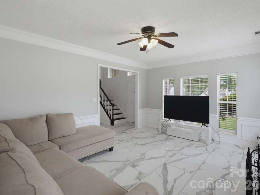 6813 Neuhoff Lane, Charlotte, NC 28269.  MLS# CAR4400846, YatesRealty ID 41276. 