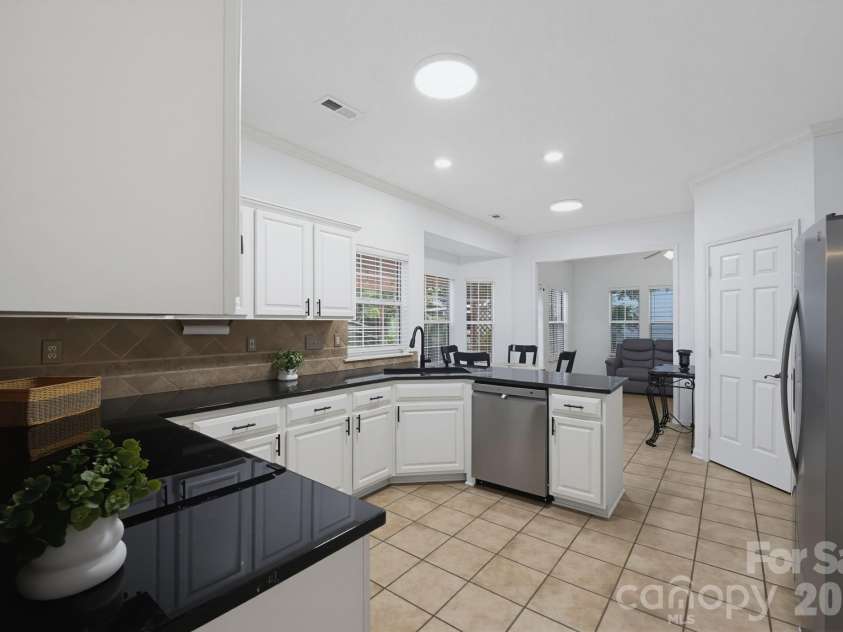 6813 Neuhoff Lane, Charlotte, NC 28269.  MLS# CAR4400846, YatesRealty ID 41276. 