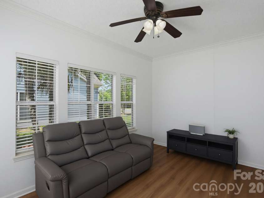 6813 Neuhoff Lane, Charlotte, NC 28269.  MLS# CAR4400846, YatesRealty ID 41276. 