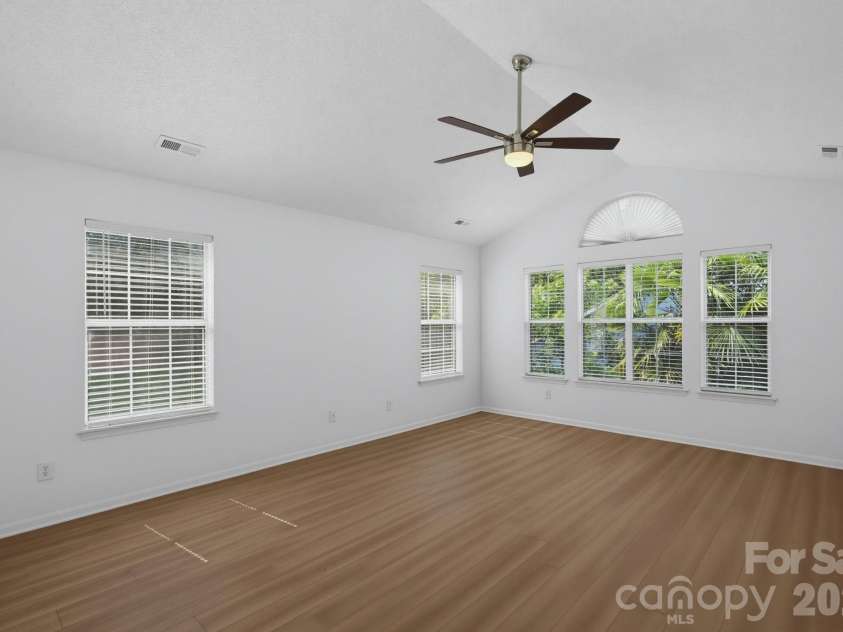 6813 Neuhoff Lane, Charlotte, NC 28269.  MLS# CAR4400846, YatesRealty ID 41276. 