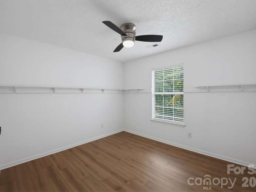 6813 Neuhoff Lane, Charlotte, NC 28269.  MLS# CAR4400846, YatesRealty ID 41276. 