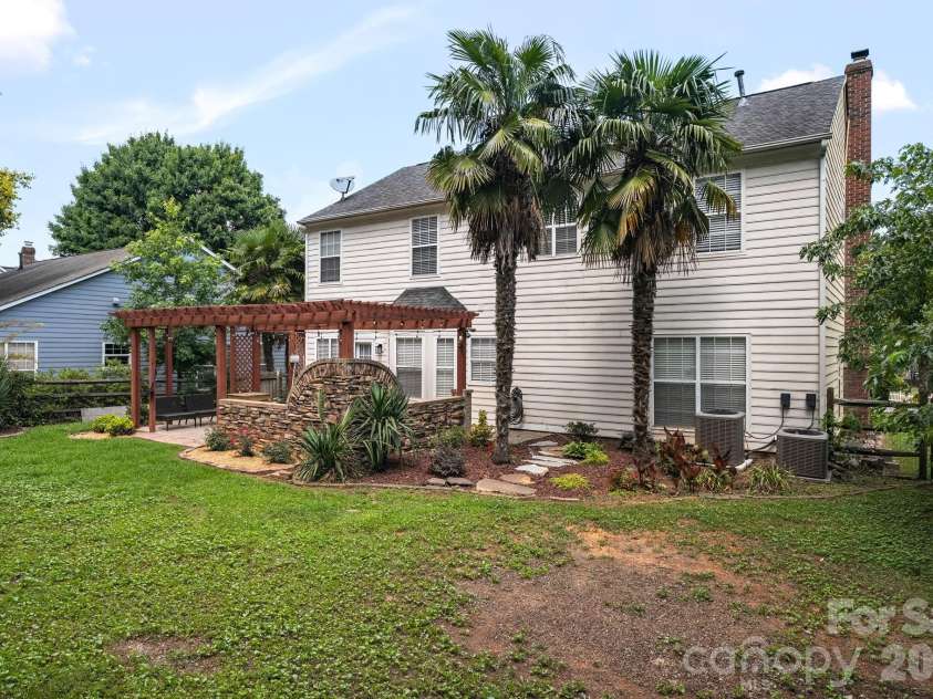 6813 Neuhoff Lane, Charlotte, NC 28269.  MLS# CAR4400846, YatesRealty ID 41276. 
