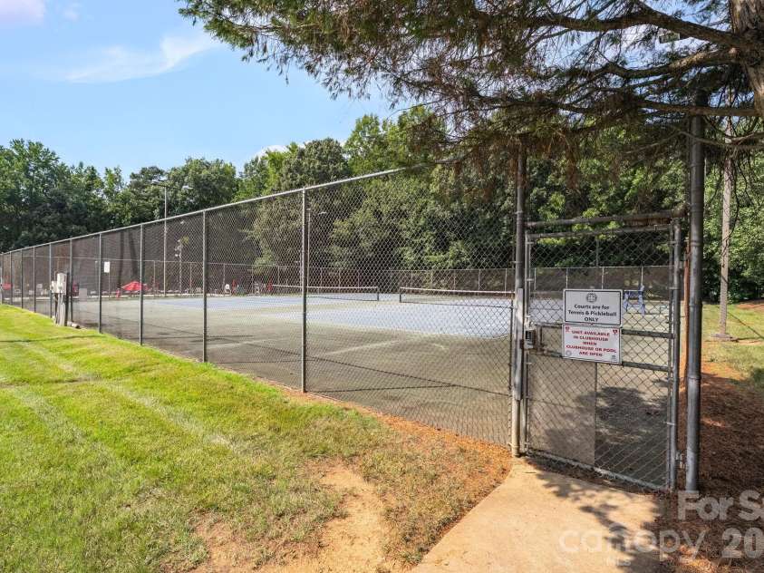 6813 Neuhoff Lane, Charlotte, NC 28269.  MLS# CAR4400846, YatesRealty ID 41276. 