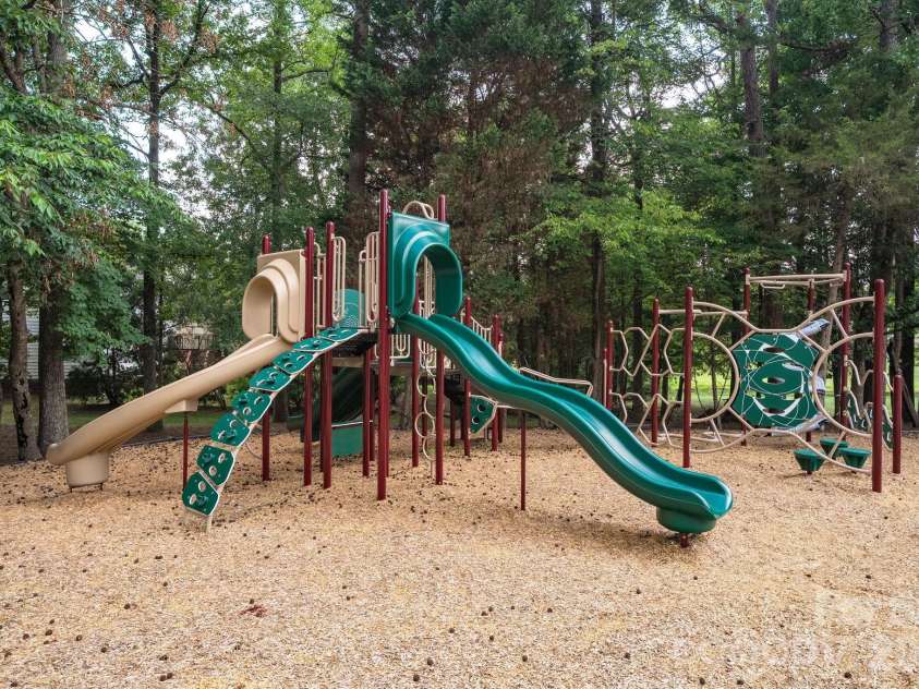 6813 Neuhoff Lane, Charlotte, NC 28269.  MLS# CAR4400846, YatesRealty ID 41276. 