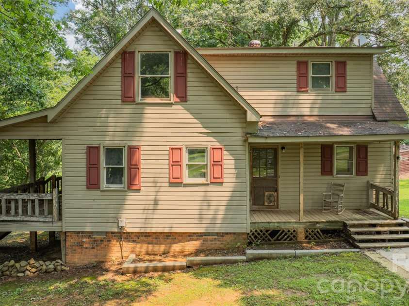 4988 Amick Lane, Liberty, NC 27298.  MLS# CAR4408844, YatesRealty ID 41277. 4995 Amick side view
