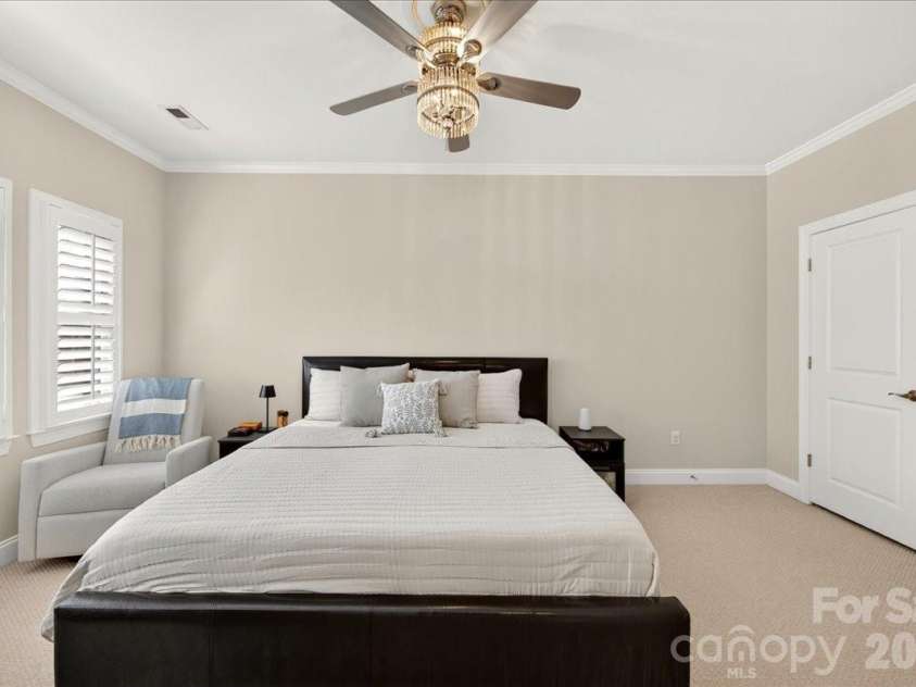 4632 Dabney Vigor Drive, Charlotte, NC 28209.  MLS# CAR4405775, YatesRealty ID 41279. 