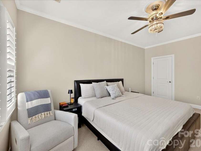 4632 Dabney Vigor Drive, Charlotte, NC 28209.  MLS# CAR4405775, YatesRealty ID 41279. 