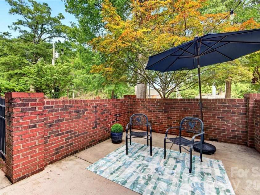 4632 Dabney Vigor Drive, Charlotte, NC 28209.  MLS# CAR4405775, YatesRealty ID 41279. 