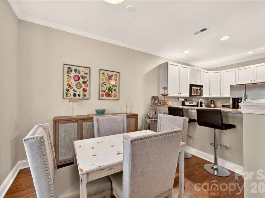 4632 Dabney Vigor Drive, Charlotte, NC 28209.  MLS# CAR4405775, YatesRealty ID 41279. Dining area off the kitchen