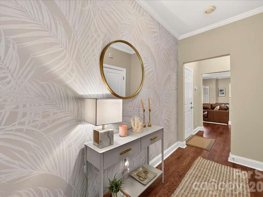4632 Dabney Vigor Drive, Charlotte, NC 28209.  MLS# CAR4405775, YatesRealty ID 41279. Foyer with accent wall