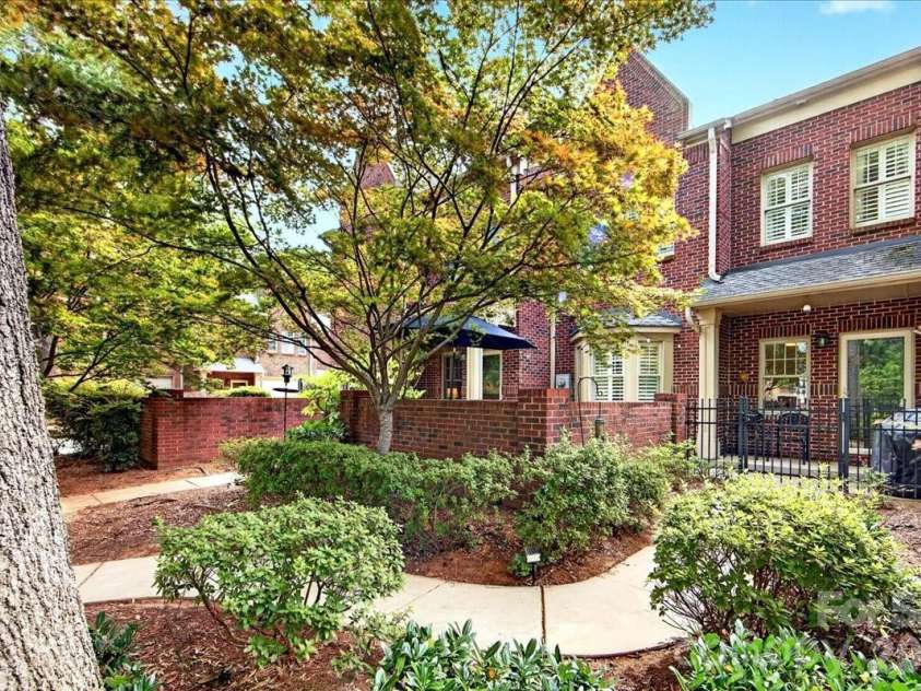 4632 Dabney Vigor Drive, Charlotte, NC 28209.  MLS# CAR4405775, YatesRealty ID 41279. Private enclosed patio