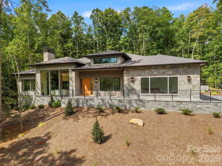 645 Walnut Valley Parkway, Arden, NC 28704.  MLS# CAR4407556, YatesRealty ID 41280. 
