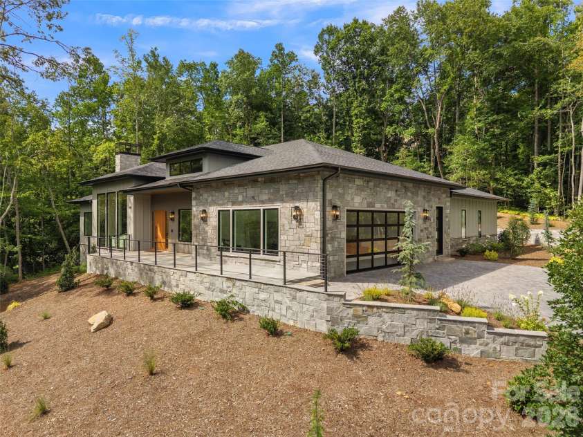 645 Walnut Valley Parkway, Arden, NC 28704.  MLS# CAR4407556, YatesRealty ID 41280. 