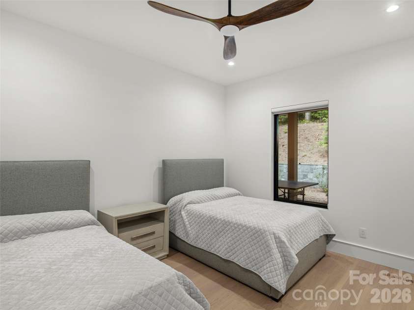 645 Walnut Valley Parkway, Arden, NC 28704.  MLS# CAR4407556, YatesRealty ID 41280. 