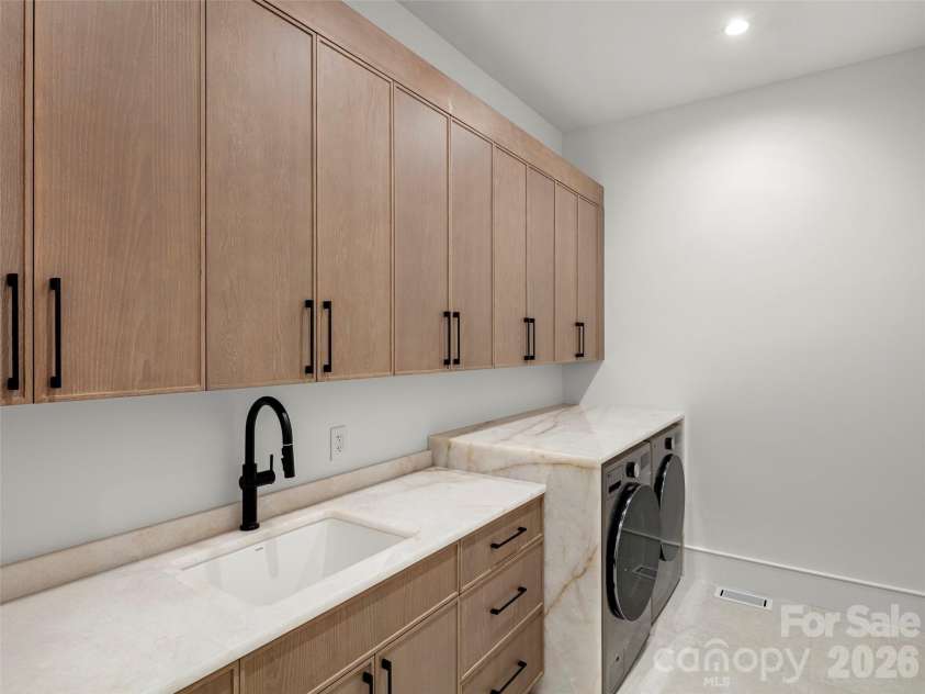 645 Walnut Valley Parkway, Arden, NC 28704.  MLS# CAR4407556, YatesRealty ID 41280. 
